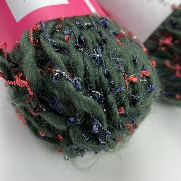 Isaac Mizrahi Craft -  Colour Park Avenue (Green with blue & red flecks) - Picture 4 of 5